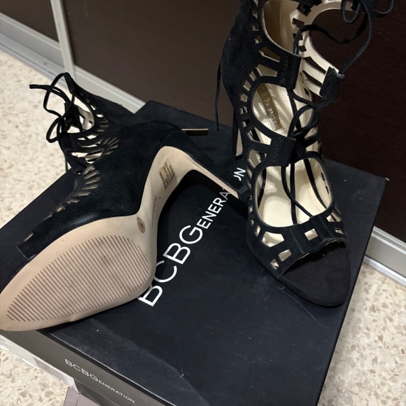 BCBG heeled lace up bootie - Picture 2 of 3